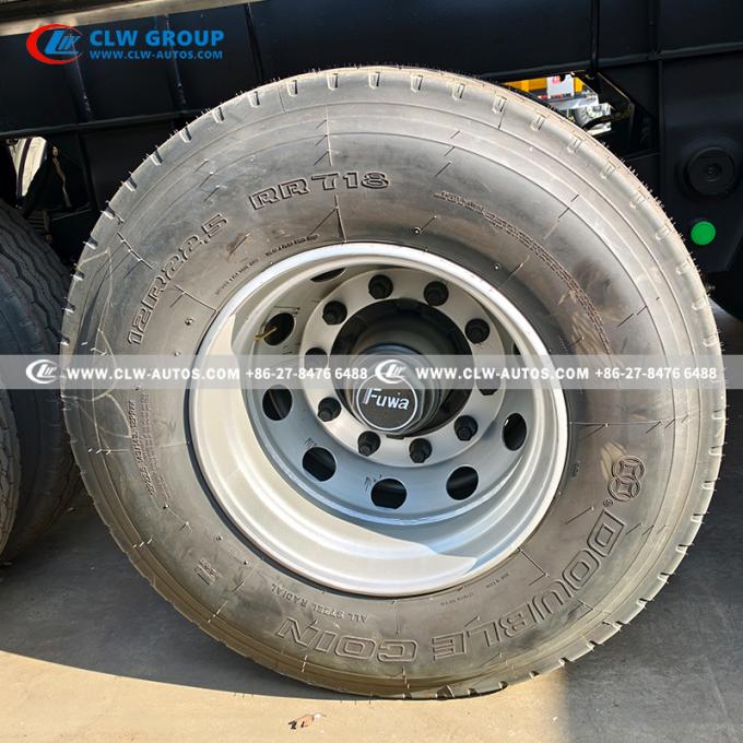 59.6m³ 3-Axle Bulk Feed Transport Tanker exterior view