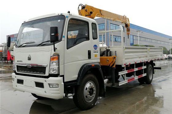 HOWO 4x2 5 Ton Hydraulic Truck Mounted Crane With Cummins 168HP Engine