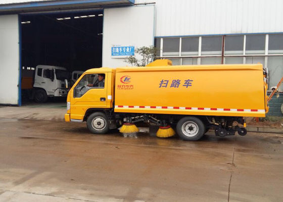 Right Hand Drive Mini Road Sweeper Truck , 2.5CBM Road Cleaning Truck