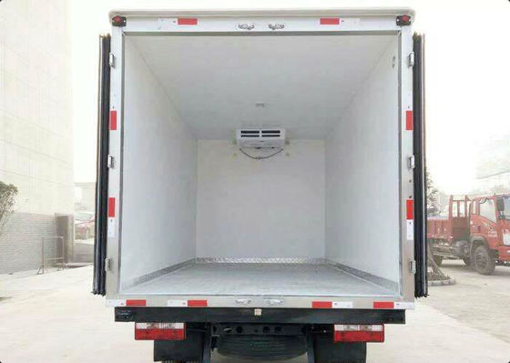3-5 Tons ISUZU 4×2 Refrigerated Van Truck , Freezer Box Vehicle For Meat / Fish
