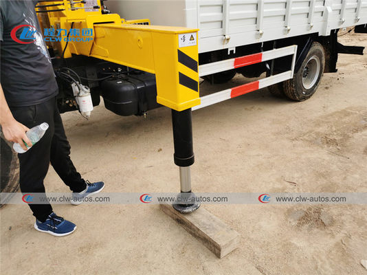 5 Meters Cargo Box Kama 5T Telescopic Crane Truck