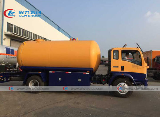 LPG Gas Tank HOWO 8tons 4*2 Propane Bobtail Truck Petrol Tanker Truck