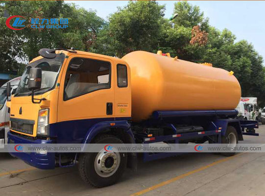 LPG Gas Tank HOWO 8tons 4*2 Propane Bobtail Truck Petrol Tanker Truck